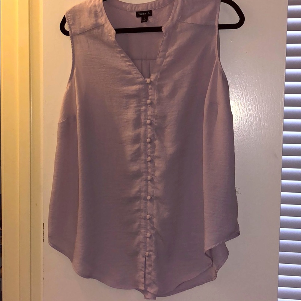 Button down tank